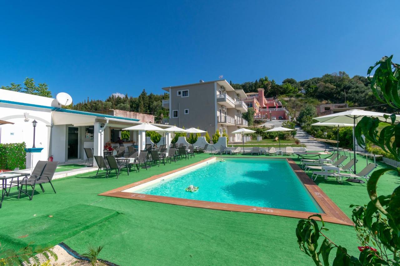 Akis Villa Studios & Apartment With Pool By Hotelius Agios Georgios Pagon Exterior foto